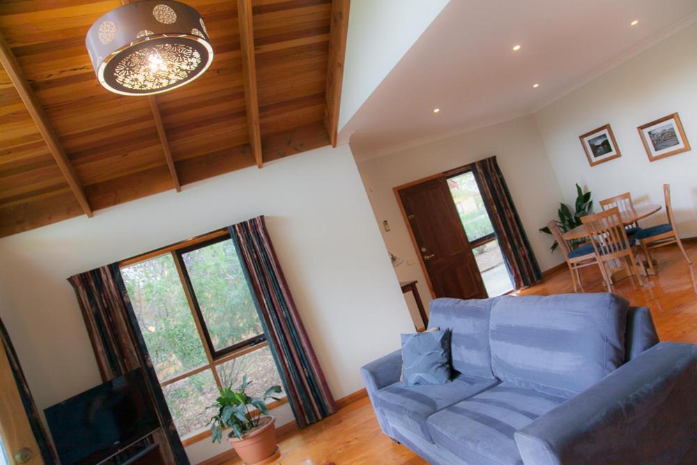Perricoota Vines Retreat Hotel Moama Room photo