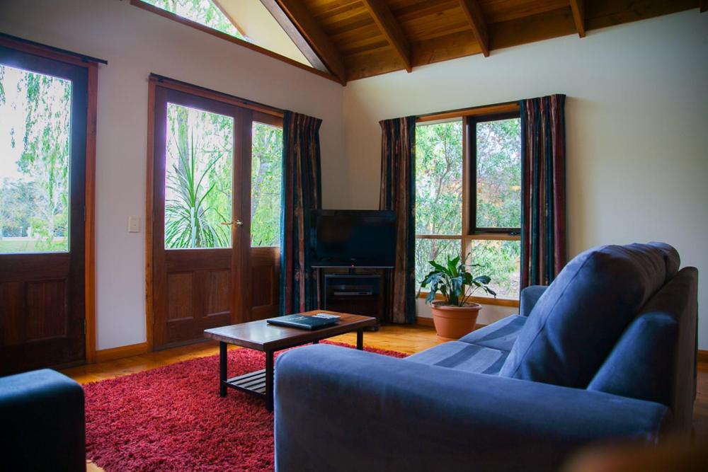 Perricoota Vines Retreat Hotel Moama Room photo