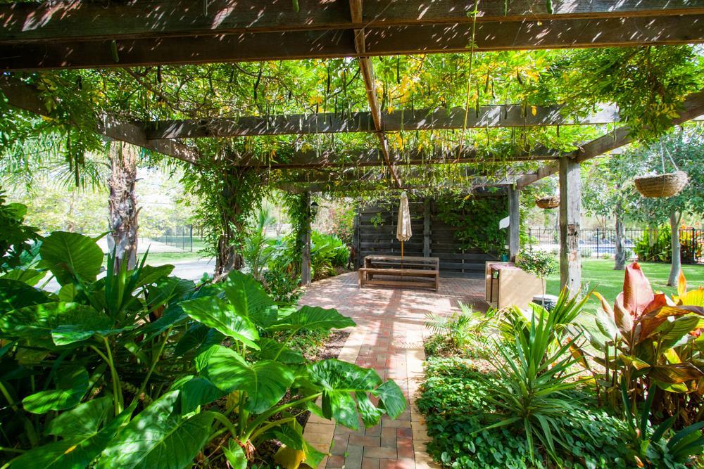 Perricoota Vines Retreat Hotel Moama Exterior photo