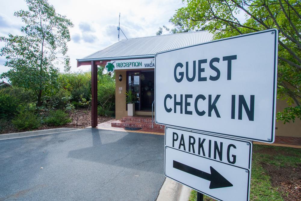 Perricoota Vines Retreat Hotel Moama Exterior photo