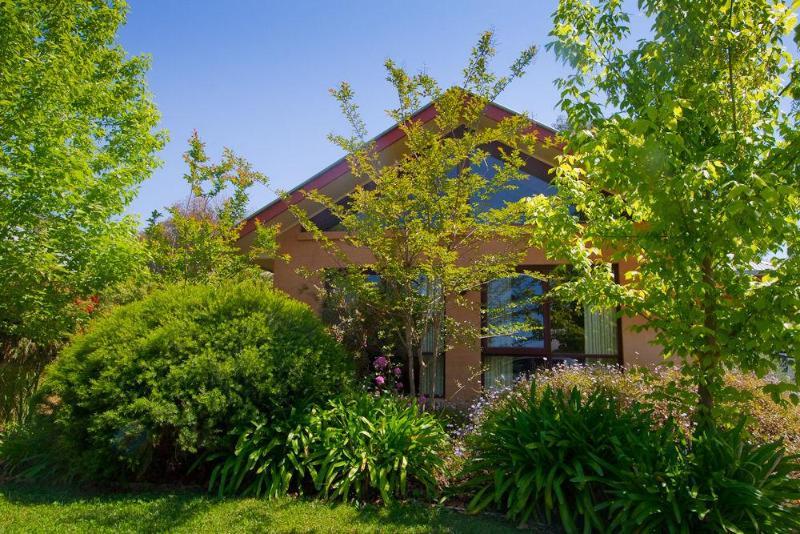 Perricoota Vines Retreat Hotel Moama Exterior photo