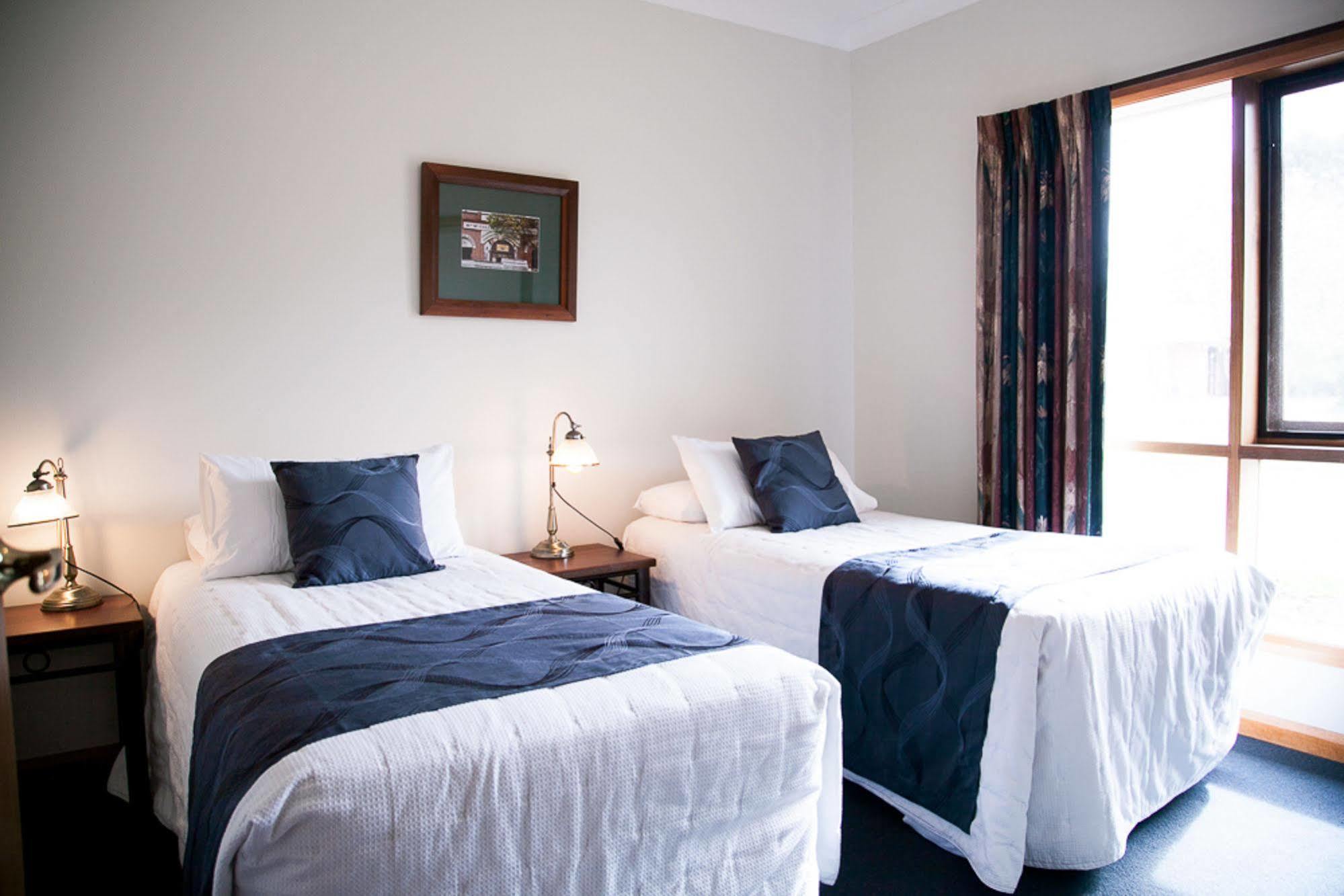 Perricoota Vines Retreat Hotel Moama Exterior photo